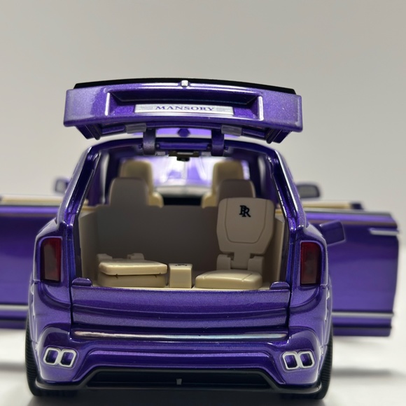 1:24 rolls royce cullinan mansory Diecast with LED HEADLIGHT & TAILLIGHT Purple - Picture 7 of 10